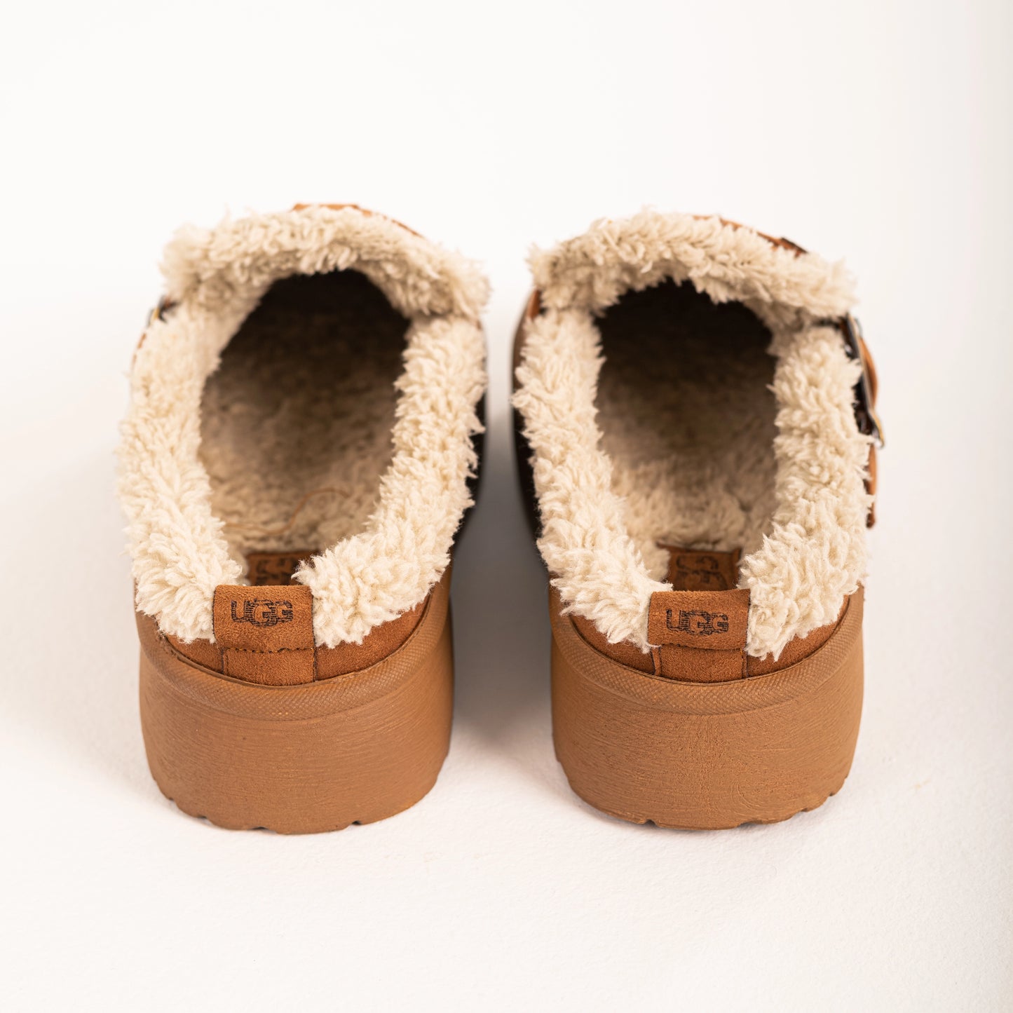UGG LuxeClog Women's Slippers | Chestnut