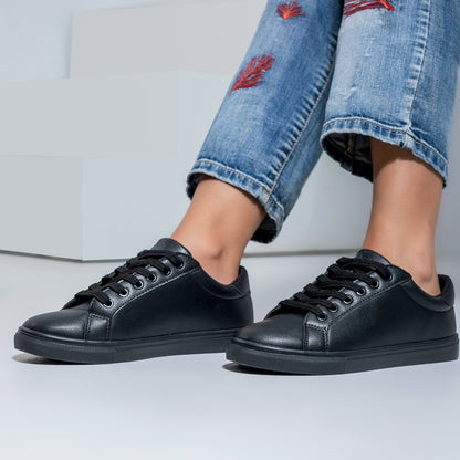 Pure Elegance Sneakers | Black