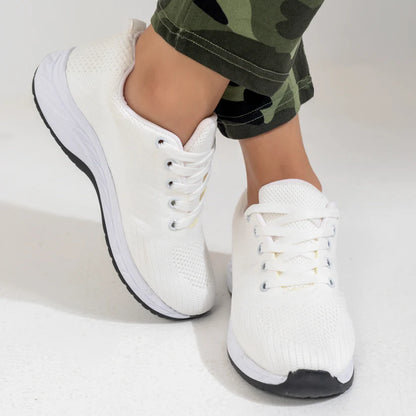 Trend Trek Light Wight Sneakers | White