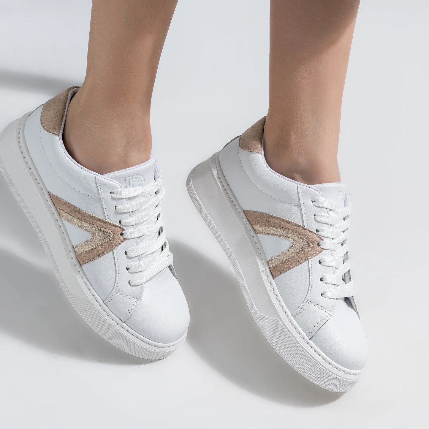 Nova Sole Sneakers | Beige