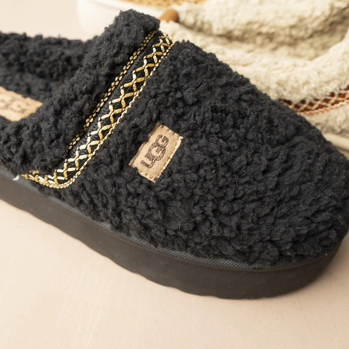 UGG Tazz Braid Slipper | Black