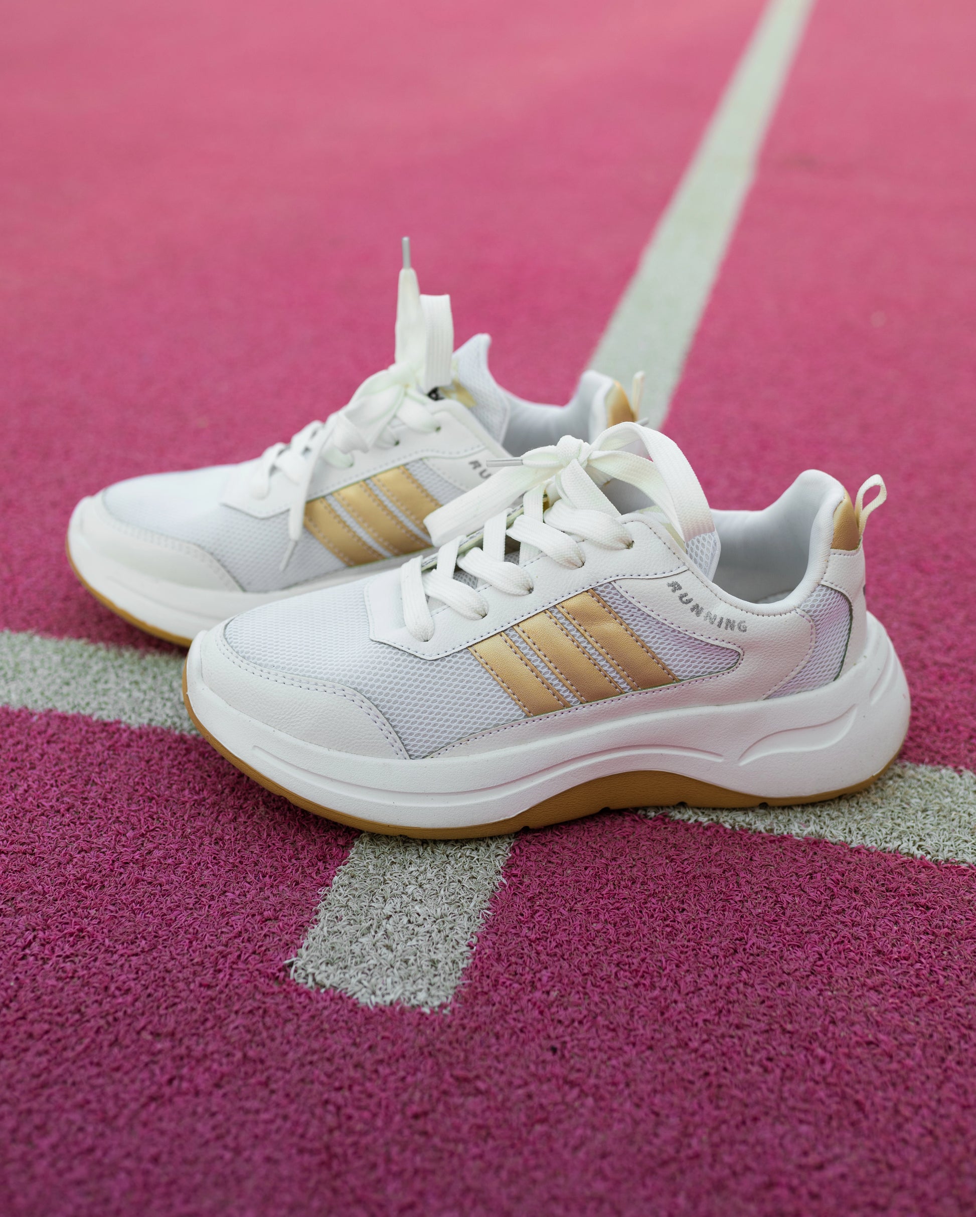 StrideMax Women's Running Shoes Gold – DuneDew